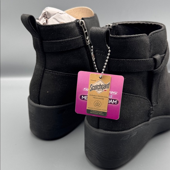 Skechers Women’s Pier-Lite - Everlasting Ankle Boots - Picture 4 of 5